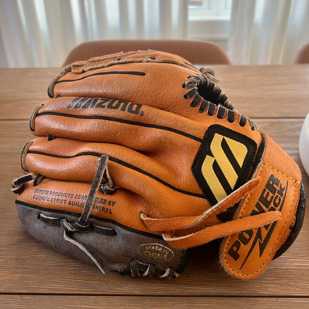 Mizuno Power Close Baseball Glove